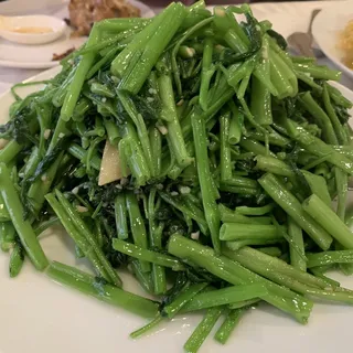 86. Sauteed Water Spinach with Garlic Sauce