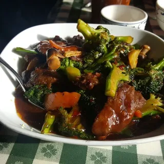 Beef & Broccoli Chow Foon