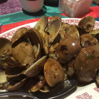 Clams with Black Pepper Sauce*