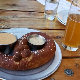 Pretzel appetizer &amp; cream ale