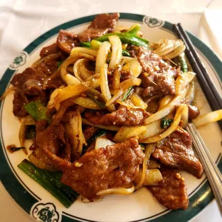 Sliced Beef with Ginger and Scallion