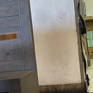 Walls in the entire restaurant were filthy.