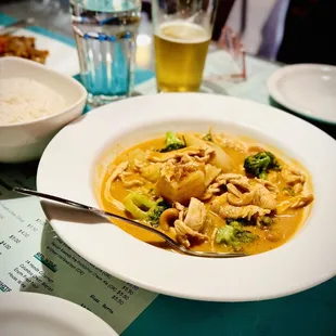 Tried the Fullmoon Special Curry Bowl and it was delicious