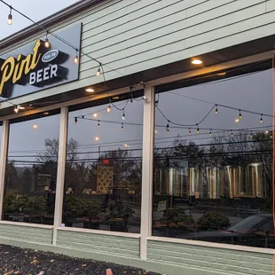 Sunday night at 5:38 pm. Closed even though it is advertised to be open until 8:00 pm.