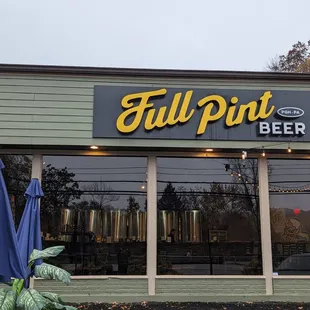 Sunday night at 5:38 pm. Closed even though it is advertised to be open until 8:00 pm.