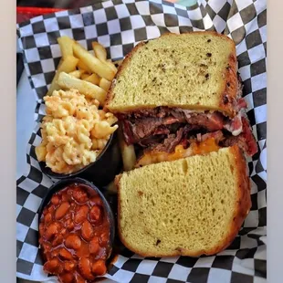 Pulled pork sando platter