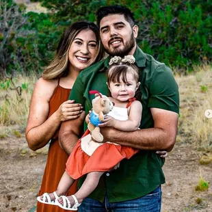 The best local photographer in Albuquerque, currently focused on Seniors and Maternity sessions! Mention Yelp for a free image w/ a session!