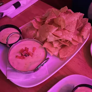 Chips & House Queso