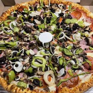 Combo pizza, good middle of the road pie.