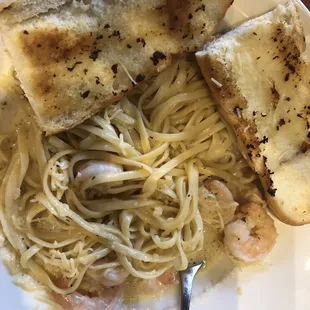 Shrimp scampi creamy pasta - amazing