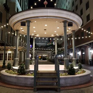 the entrance to the hotel
