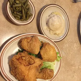 food, chicken wings and fried chicken, bbq wings, poultry, fried chicken wings, chicken, fried chicken, bbq chicken, chicken wings