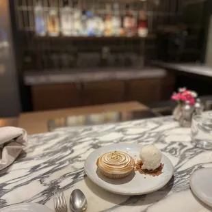 Lemon meringue dessert