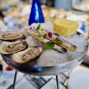 Oysters &amp; razor clams