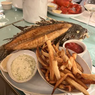 Fried sea bass w fries