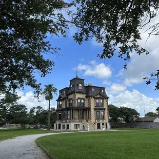 View of the front of the Fulton Mansion