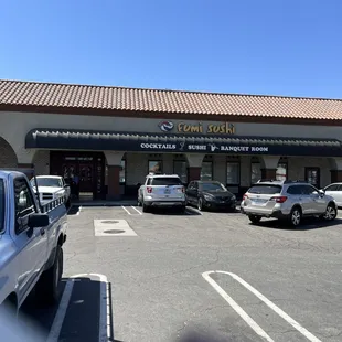 the outside of the restaurant