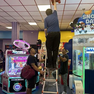 Awesome employee going out of his way to help