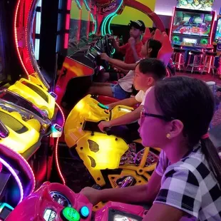 08.19.22 #FunFactory #WindwardMall #Kaneohe #MommiesJennLourRox #BabyHarlee #MJandDJ #rhyzJAHrydm #JAHrian #StatehoodDay