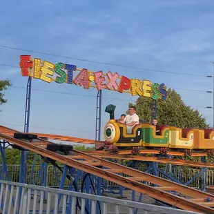 Kiddie rollercoaster ride