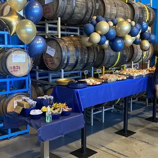 Tabletop balloon garland