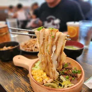 Flying Noodles with Beef