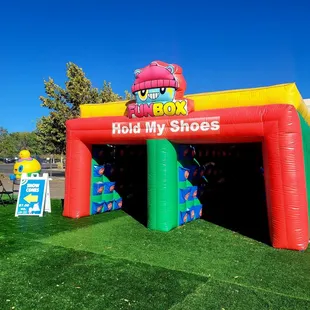 Hold my shoes please