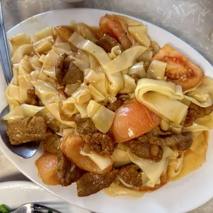 Tomato Beef over chow fung