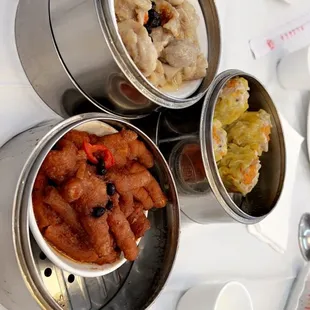 Chicken feet, pork and shrimp SUMAI, steamed pork ribs