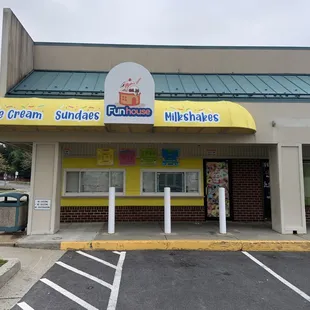 the front of the ice cream sundaes