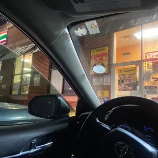 Showing that this company is next to 7/11 so it may help you locate the restaurant much easier.