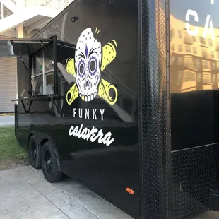 a black food truck