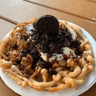 Cookies n&apos; Cream Funnel Cake