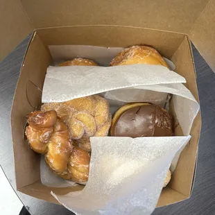 Half dozen of yum