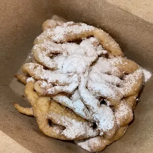 Classic Funnel cake | Instagram @Kurlykonnoisseur