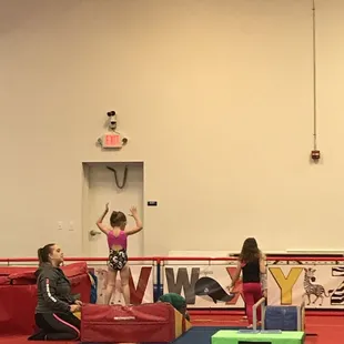 Ms. Jessie's Tot's Class (ages 3-4)