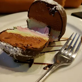 Spumoni Bomba