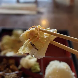 9/18/21 - Lunch bento. Bagged salad greens + Thousand island dressing. Filler.