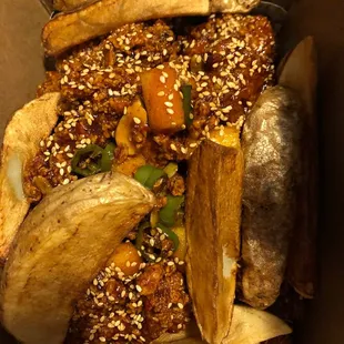 It is a best chiken in CA. I cannot stop eating. The working guy is soooooo handsome and tall. He is my type.