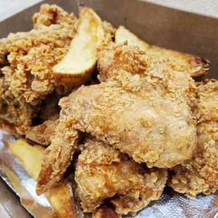 food, fried chicken, bbq wings, poultry, fried chicken wings, chicken, bbq chicken, chicken wings and fried chicken, chicken wings