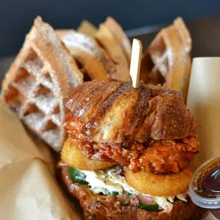 Bbq Cro-sand with waffles