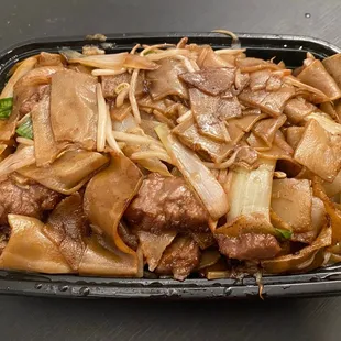 836. Dry Pan Fried Chow Fun with beef