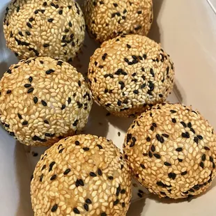 Sesame Balls were amazing. Probably my favorite dim sum item from here.