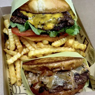 The Cindy and Janet smash burger and the Rope melt. Delicious