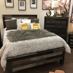 I got two of these bed sets--they&apos;re awesome!