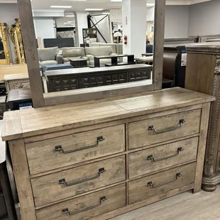 Dresser