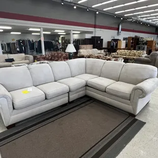 Sectional, like new!