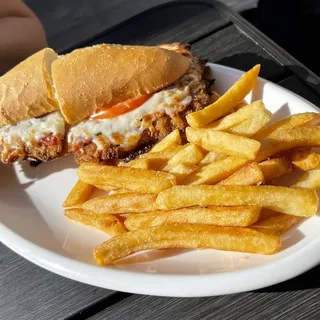Milanesa Napolitana Sandwich