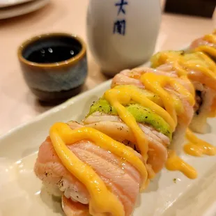 Omega roll, hot sake