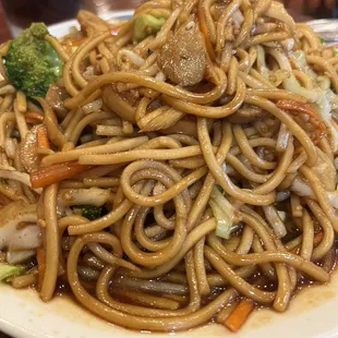 Vegetable Lo Mein